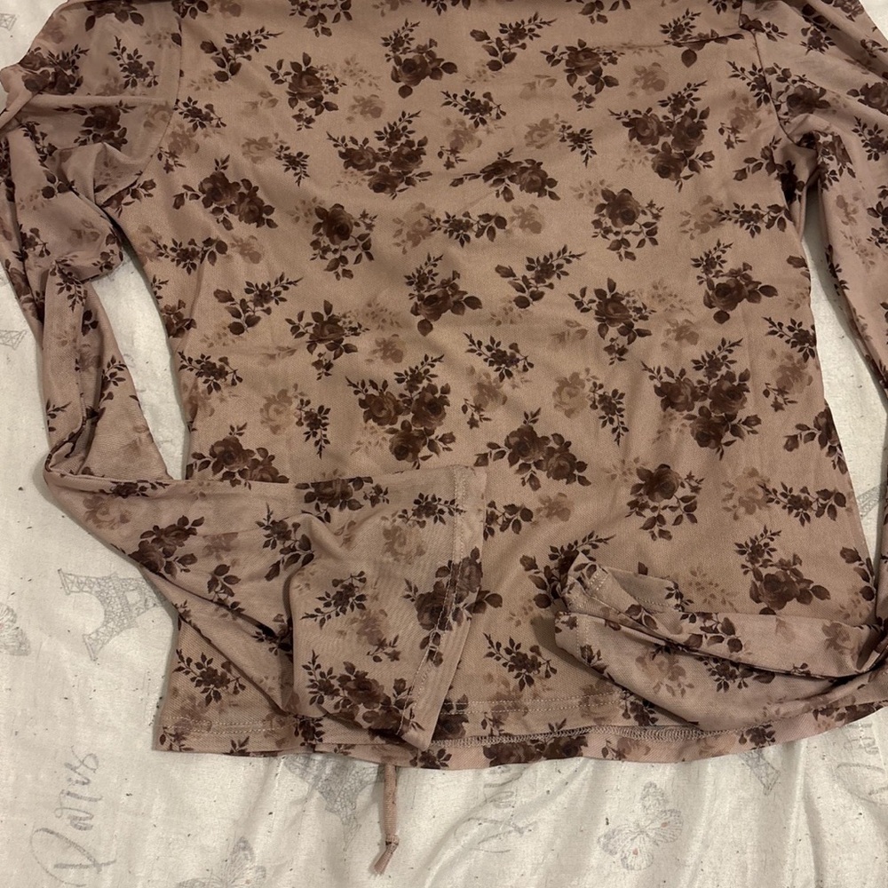 Long sleeve flower top